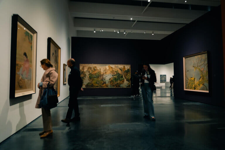 Multilingual Art Gallery Software